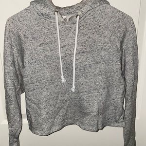 LIGHT GRAY CROPPED HOODIE